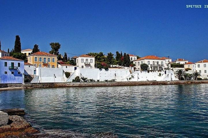 Location de vacances pour 5 personnes, avec piscine dans Spetses