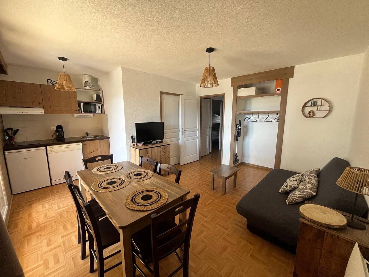 Apartamento entero, Appartement Lécrin des Neiges B12  6 personnes in Chamrousse, Parque Nacional de los Ecrins