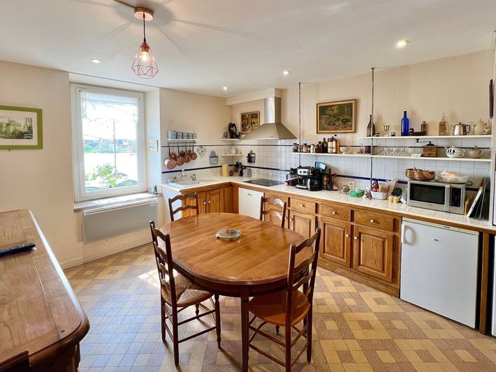 Familienhaus mit Terrasse und Blick auf die Loire in Saint-Denis-de-l'Hôtel, Loire-Tal