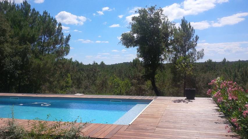 Location de vacances pour 9 personnes, avec terrasse ainsi que piscine et jardin dans Maubuisson - 3