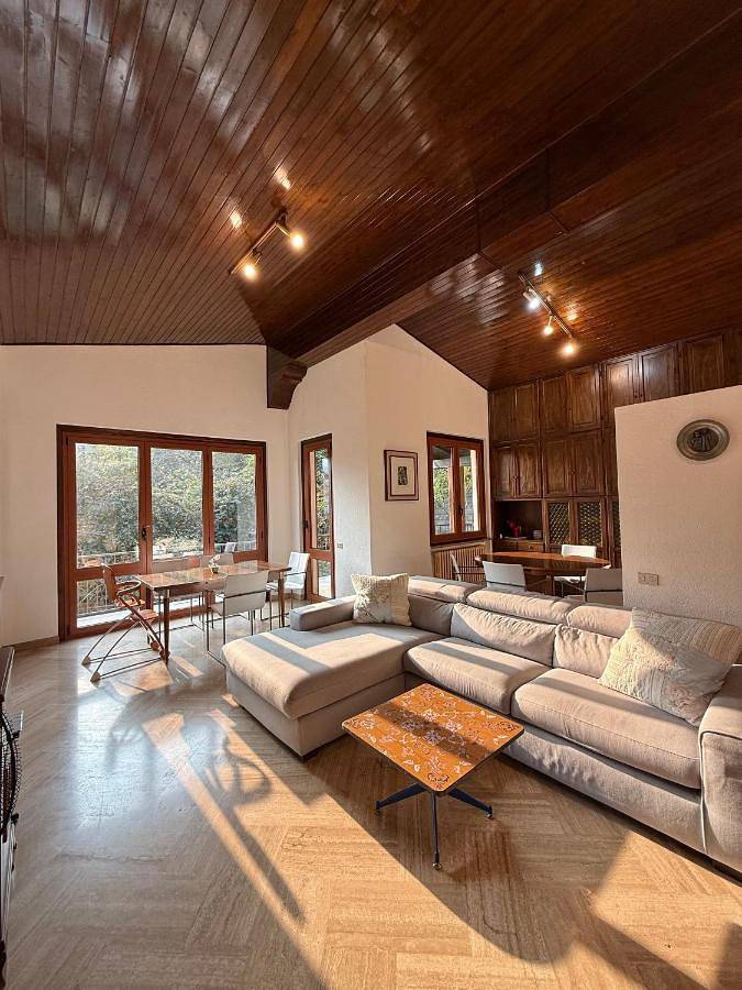 Ferienwohnung für 6 Personen, mit Balkon und Terrasse sowie Garten und Ausblick in Brusimpiano Gemeinde