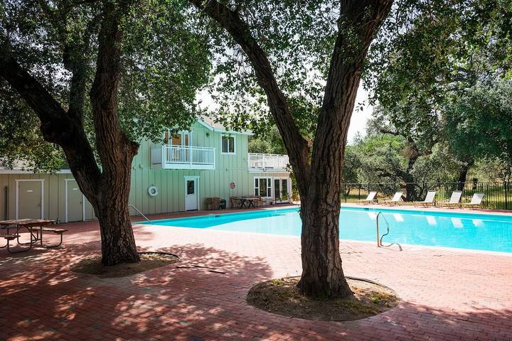 Vacation rental for 30 people, with pool in San Luis Obispo County