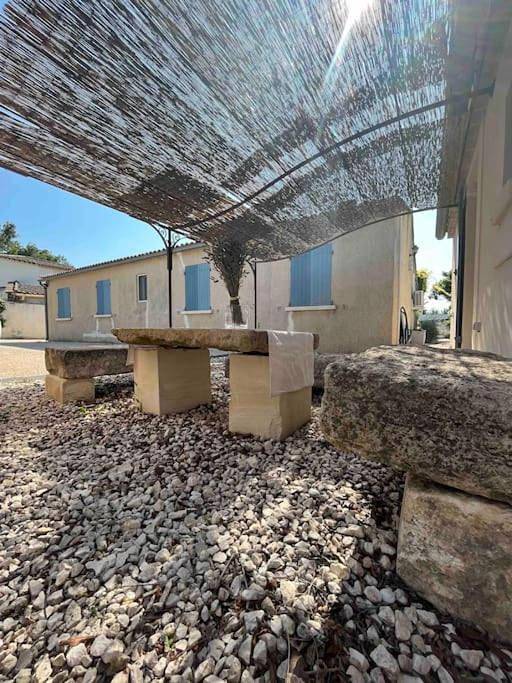 Location de vacances pour 2 personnes, avec jardin ainsi que piscine et terrasse à Orgone - 3