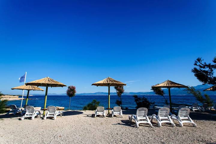 Camping für 6 Personen, mit Terrasse und Pool in Dalmatien - 4