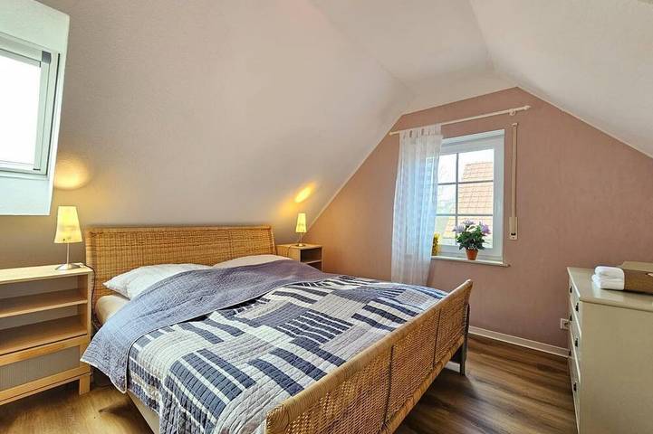 Ferienhaus für 6 Personen, mit Terrasse und Garten in Nesse - 4