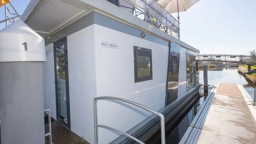 Ferienhaus für 4 Personen, mit Sauna und Terrasse sowie Pool