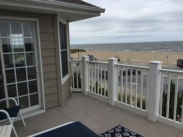 Vacation House for 12 Guests in Lewes, Delaware, Picture 3