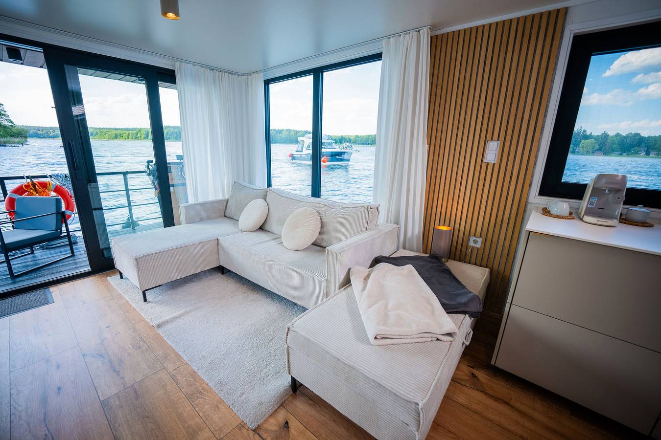Floatinghouse Pina Woma D13 in Röblinsee, Fürstenberg/Havel