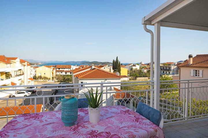 Studio dla 2 osób, z balkon i ogród w Vodice