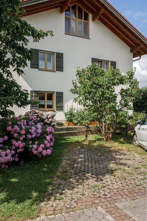 Ferienwohnung für 4 Personen, mit Terrasse und Garten sowie Seeblick in Taching am See - 4