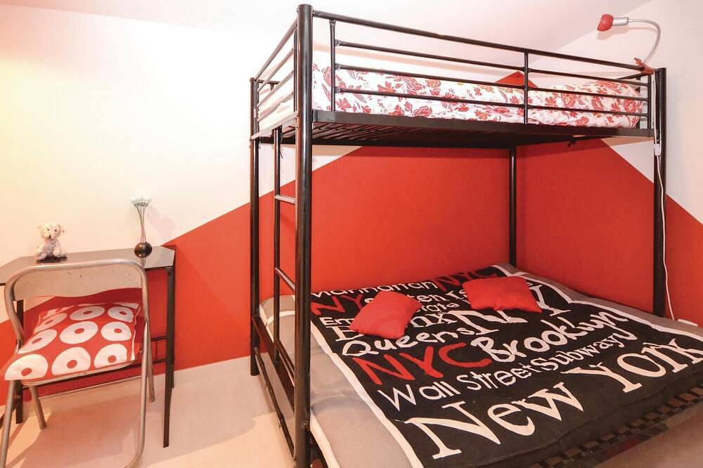 Beautiful home in Maubec in Maubec, Parc naturel régional du Luberon