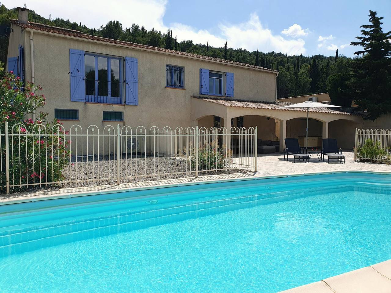 Maison De Vacances pour 7 Personnes dans Montbrun-des-Corbières, Région de Narbonne