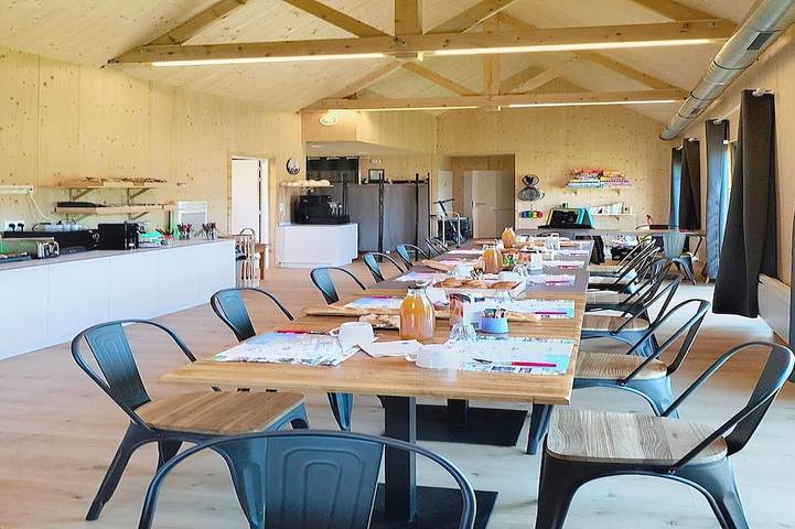 Gîte pour 6 personnes, avec piscine et terrasse