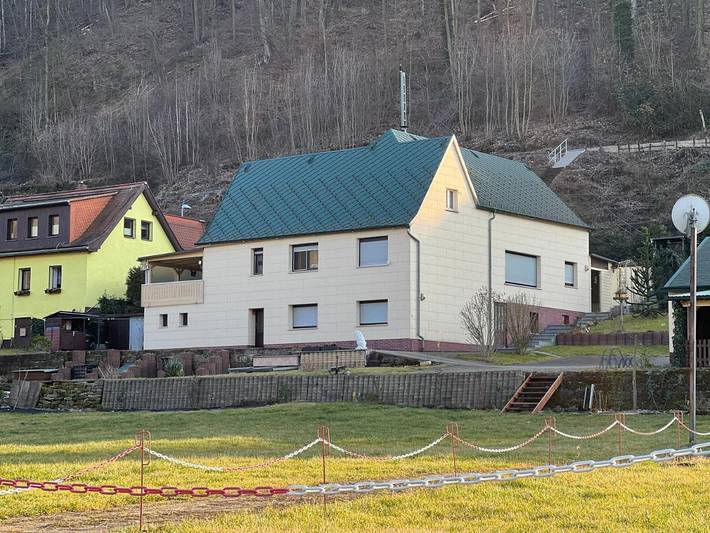 Ferienwohnung für 2 Personen, mit Terrasse und Garten sowie Sauna und Ausblick