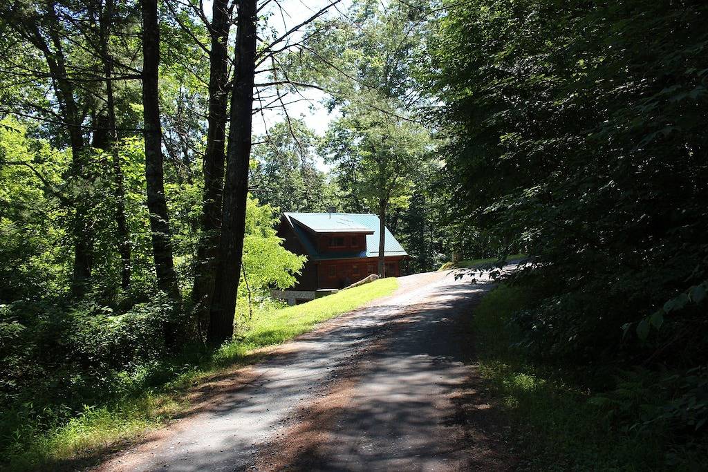 Neues benutzerdefiniertes Blockhaus auf New River Ridge in Blue Ridge Parkway, Ashe County