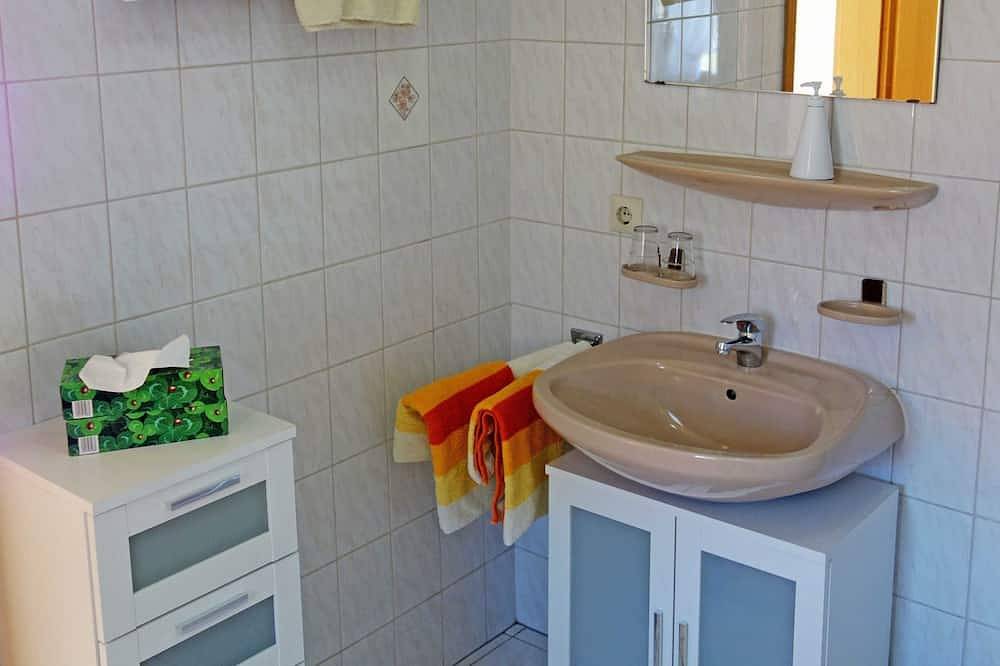 Ganze Wohnung, Ferienwohnung Gamsgnogel mit Bergblick und Balkon - Deb 031 Ferienwohnungen mit in Inzell, Bayerische Alpen
