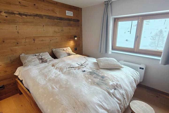 Ganze Wohnung, Villa Les Clochards - luxury Ski-in/out Matterhorn view 6 apartments 4-40 people in Cervinia, Valtournenche
