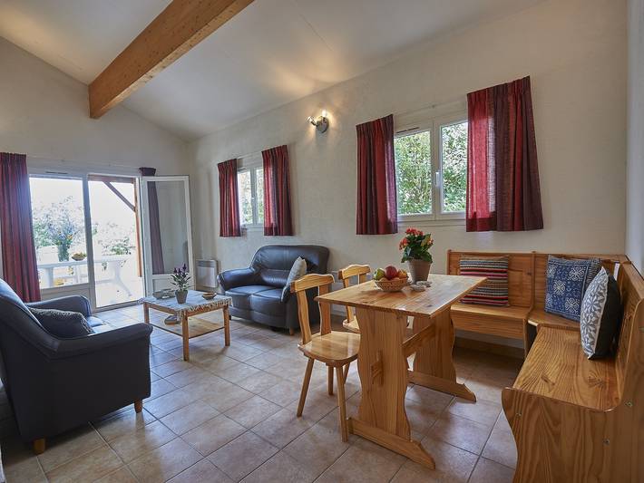 Location de vacances pour 6 personnes, avec terrasse, animaux acceptés à Mauroux - 2