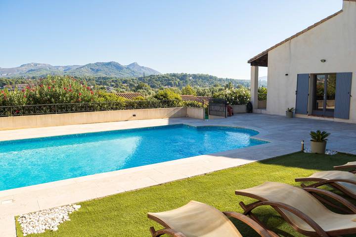 Villa pour 7 personnes, avec Terrasse ainsi que Jardin et Piscine dans Calanques