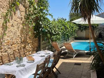 Gîte pour 8 personnes, avec jardin et piscine à Autignac
