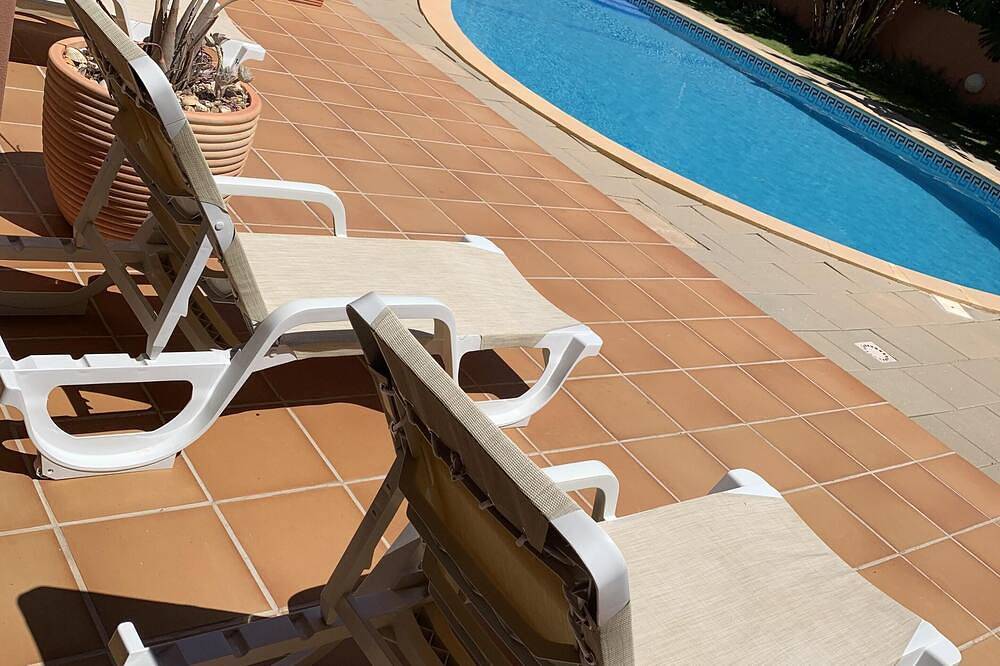Ganze Wohnung, Tripadvisor 5 * Bewertet (70 reviews), 100 m vom Strand, Wifi & All Sky Sports / Movies in São Sebastião, Lagos