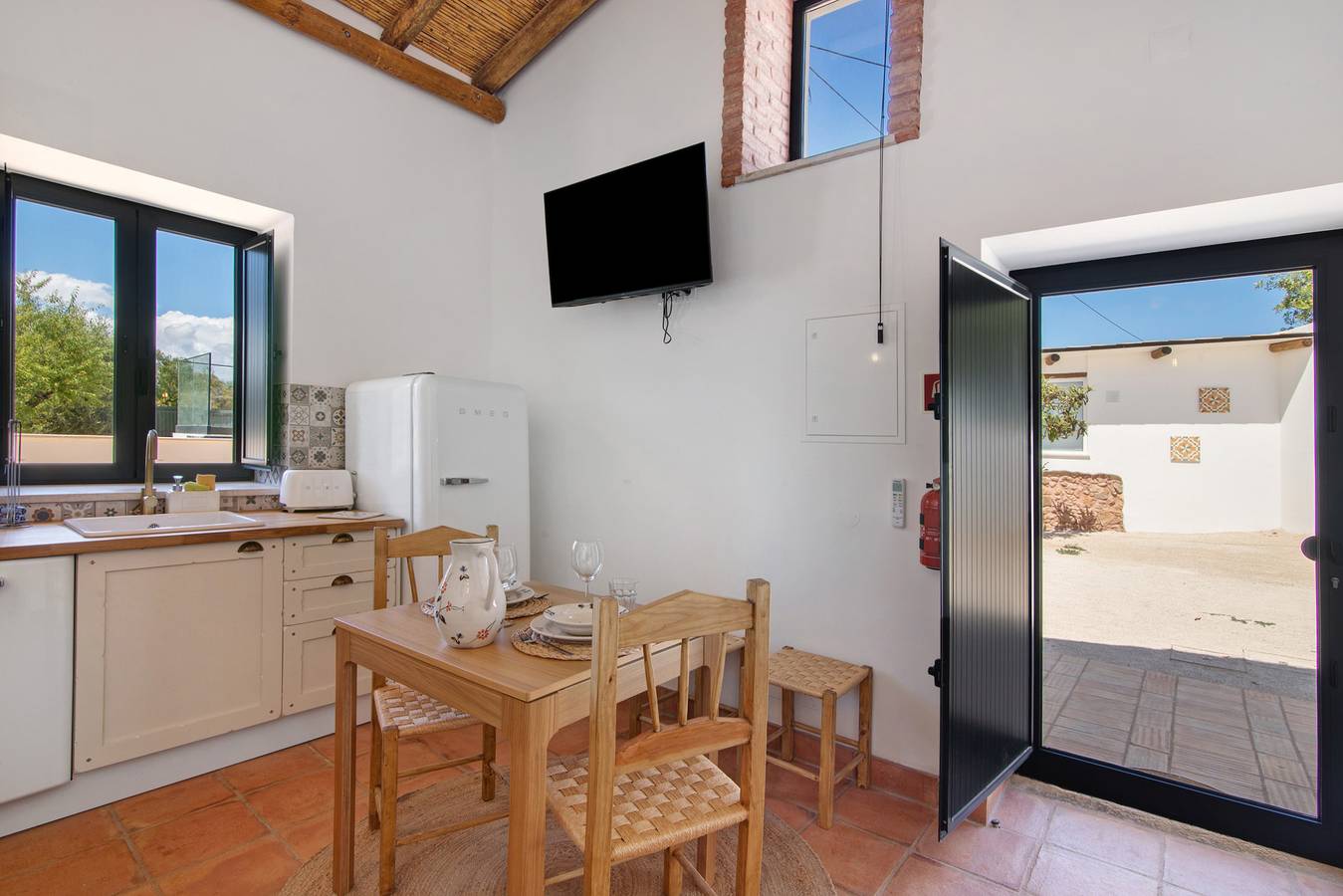 Apartamento inteiro, Apartamento 'Monte Gerações 2' com Piscina Partilhada, Wi-Fi e Ar Condicionado in Almancil, Quarteira