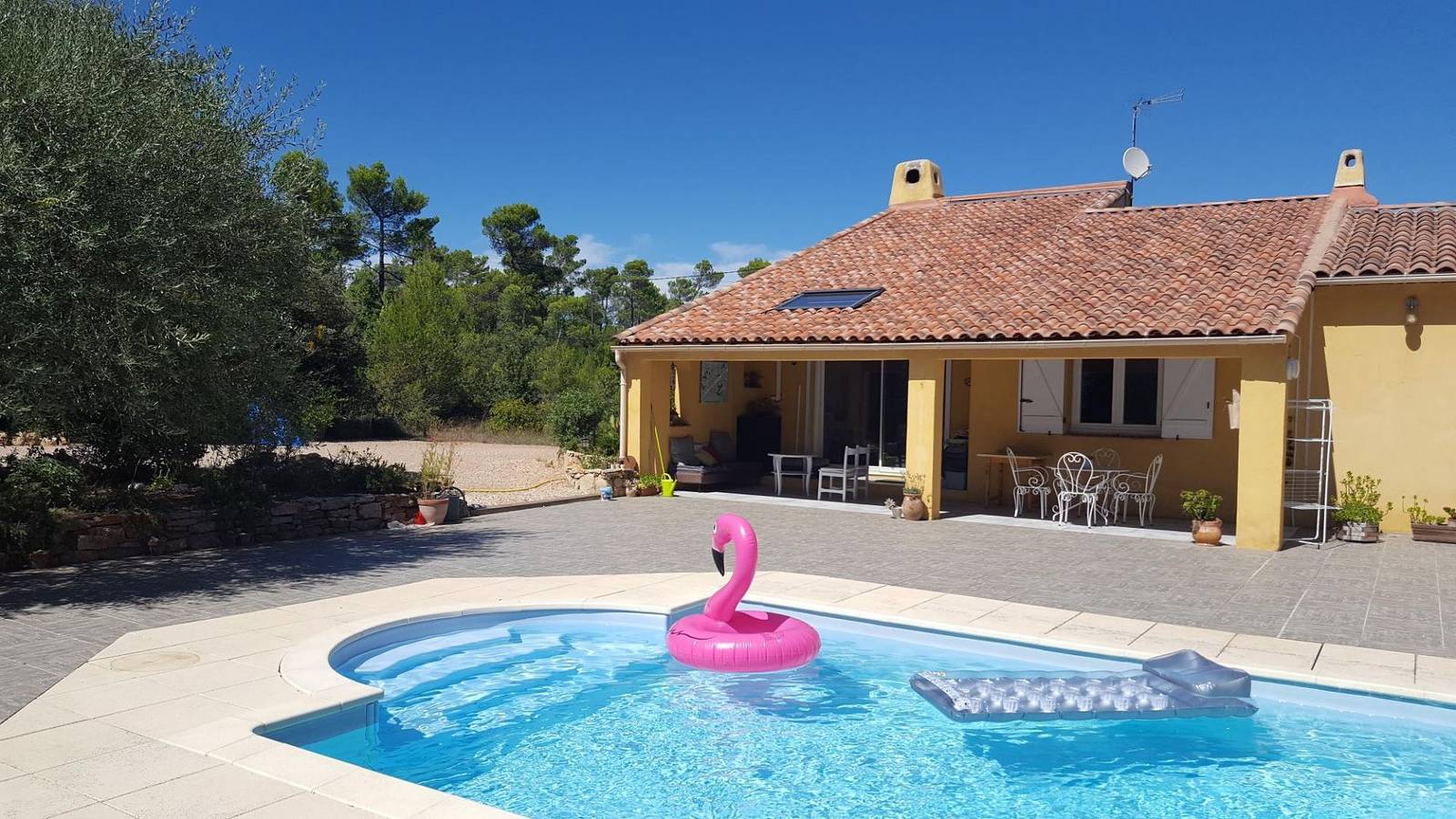 Le Cigalon in Saint-Maximin-la-Sainte-Baume, Brignoles region