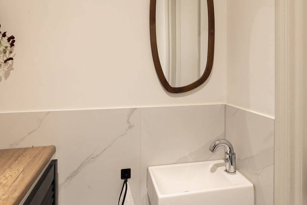 Ganze Wohnung, Stylish apartment featuring modern design and beautiful views, set in a peaceful location in the historic heart of Haarlem — ideal for expats and high-end short stays. in Haarlem, Niederländische Nordsee