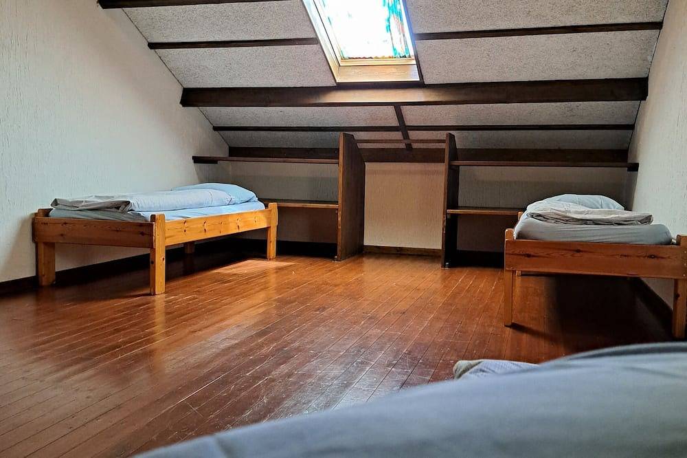 Gîte Filly 4C - 14 pers.-Gîte-Hütte-Ensuite mit Dusche-Blick auf die Landschaft in Nadrin, Houffalize