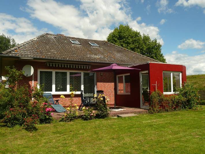Bungalow für 8 Personen, mit Terrasse und Garten in Dithmarschen