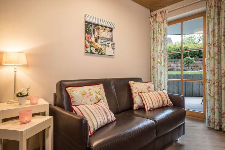 Ganze Wohnung, Gemütliche Ferienwohnung 7 auf dem "Trostelhof" mit Privatterrasse in Neufrach, Salem