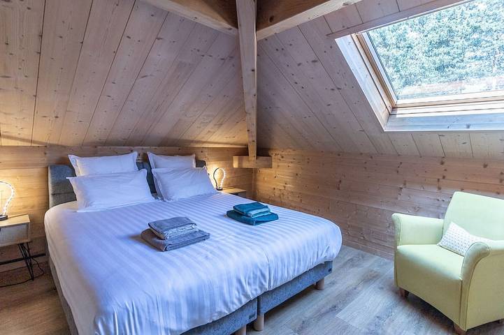 Luxury Lodge with Private Spa, Golf Access, and Kids' Adventure Area in Le Chambon-sur-Lignon, Mézenc