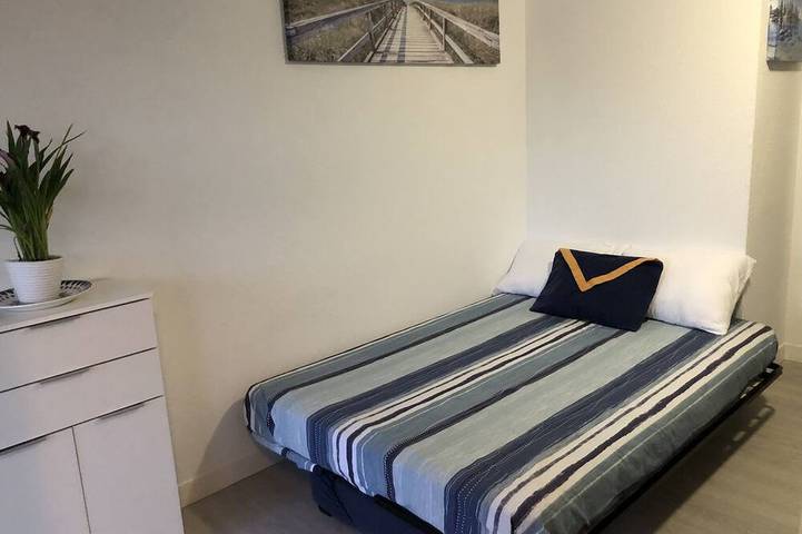 Gîte pour 3 personnes, avec piscine et jacuzzi dans Plage de la Baumette