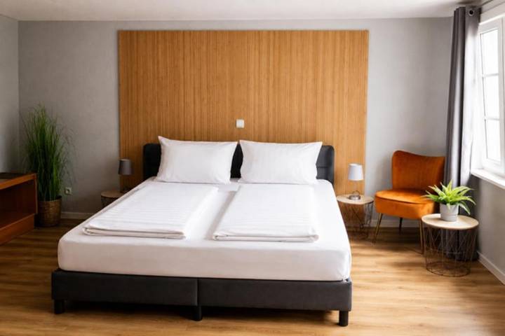 Hotel für 2 Personen, mit Terrasse und Garten sowie Ausblick in Hilchenbach