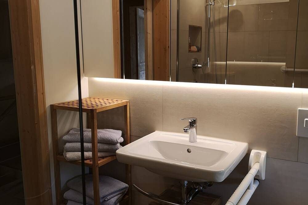 Ferienhaus 6 Personen, barrierefrei, eingezäunter Garten, Whirlpool, Gartensauna in Nesselwang, Bayerisch Schwaben