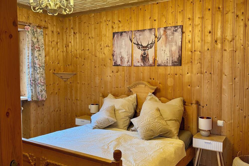 Ganze Wohnung, Haus Raphael - Schnitzereien - am Waldrand - Hunde willkommen in Halsbach, Landkreis Altötting
