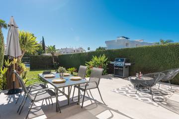 Apartamento para 6 Personas en El Paraíso, Estepona, Foto 1