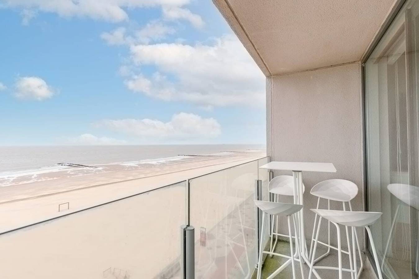 Geheel appartement, Casiola - Cozy modern studio with magnificent sea- in Le Zoute, Knokke-Heist