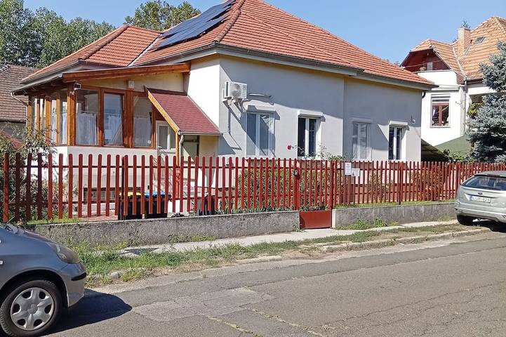 Location de vacances pour 10 personnes, avec jardin à Budapest