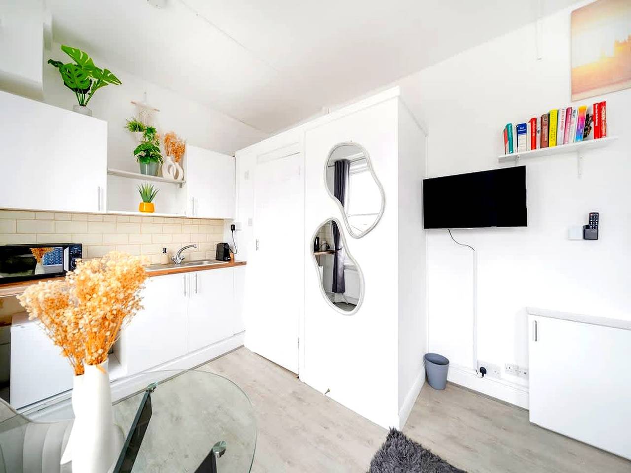 Entire apartment, West Kensington Modern Couple Retreat in Hammersmith and Fulham, London