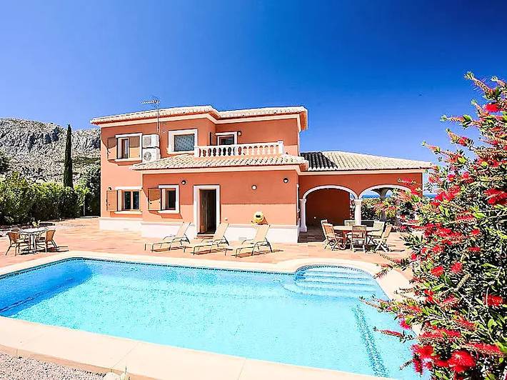 Chalet para 6 personas, con terraza y piscina - 1