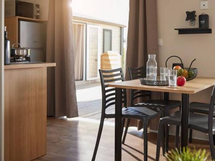 Camping Le Clos de Balleroy - Mobilheim 4 personen - Nest 29 - 2 Zimmer 30 m² + halbüberdachte Terrasse in Balleroy, Bayeux und Umgebung