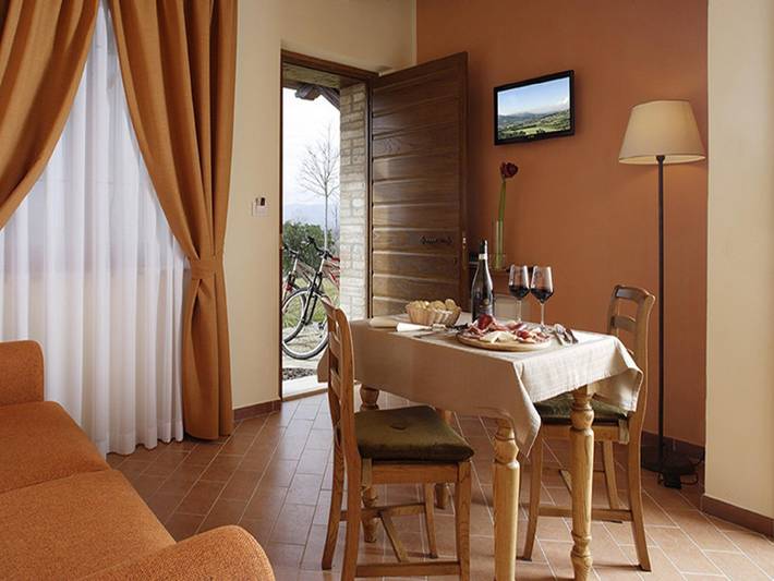 Appartamento in Umbria con Piscina Infinita in Bettona, Perugia e dintorni