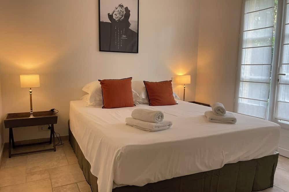 Appartement entier, Montauroux Location De Charme Climatisee Avec Piscine A 30Mn De Cannes in Montauroux, Côte méditerranéenne (France)