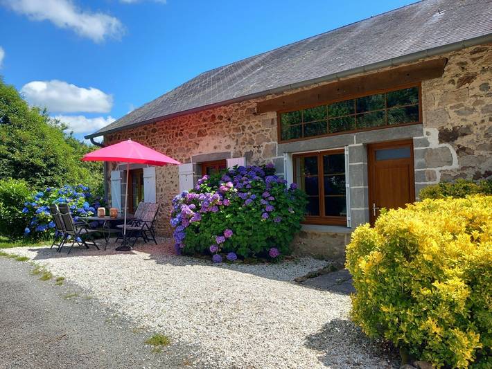 Gîte pour 4 personnes, avec jardin et terrasse, animaux acceptés à Augne