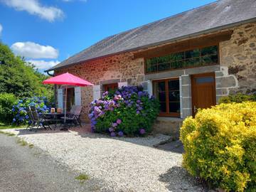Gîte pour 4 personnes, avec terrasse et jardin, animaux acceptés dans Parc Naturel Régional de Millevaches en Limousin