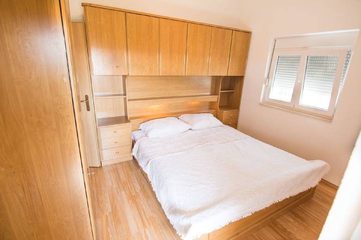 Ferielejlighed for 8 personer, med Balkon og Pool samt Udsigt i Zadar