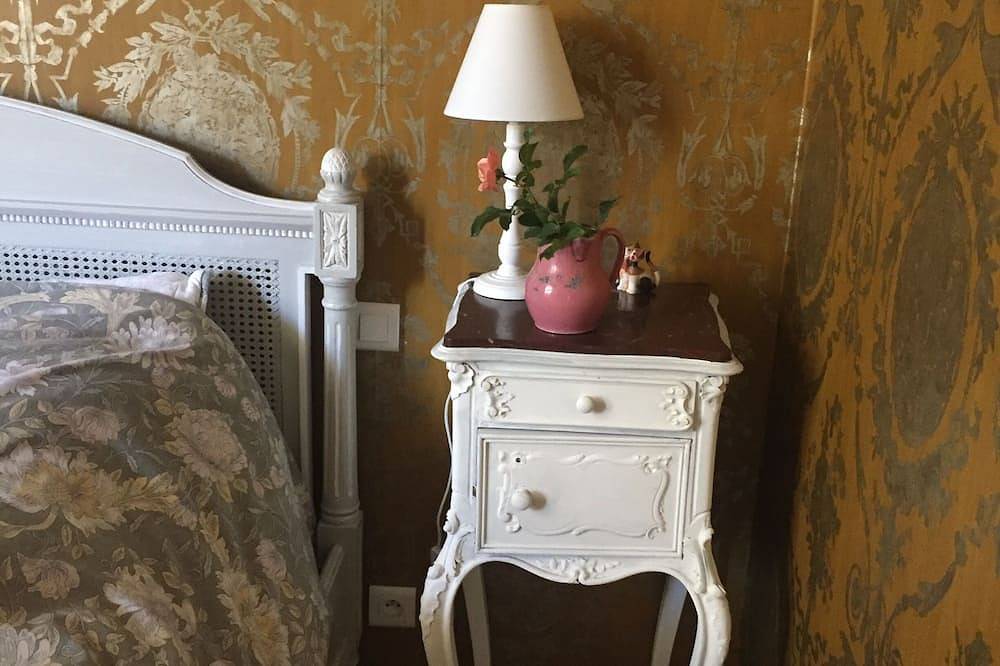 Maison de village romantique du 17ème siècle avec spa privé, boulangerie et boucherie à distance de marche. in La Bastide-sur-l'Hers, Ariège