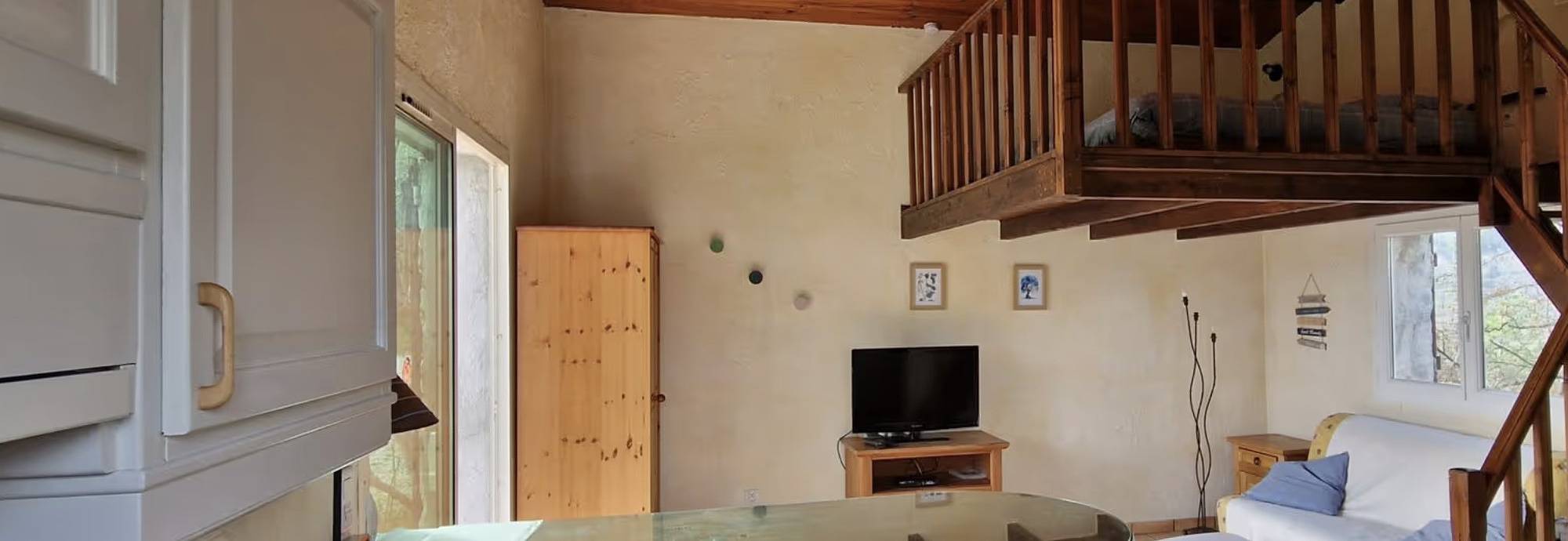 Casa rural 'Les Lys' con vistas a la montaña, Wi-Fi y aire acondicionado in Berre-les-Alpes, Nizza Region