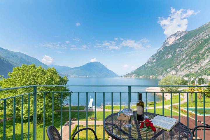 Ferienwohnung für 6 Personen, mit Balkon und Kinderpool sowie Seeblick am Luganersee